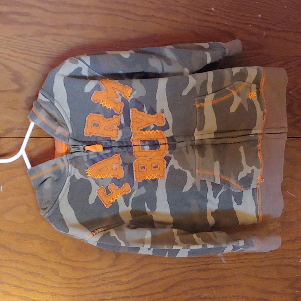 Boys 5/6 camouflage Farm boy sweatshirt
